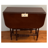 Wooden Drop Leaf Table    40"X32"X31" Extended