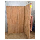 Livestock Squeeze Chute with Hardware