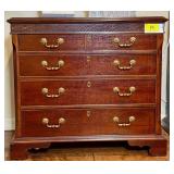 Traditional Mahogany Finished Wooden Dresser with Brass Hardware