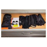 Venustas Heated Apparel Gloves and Assorted Winter Gloves Lot