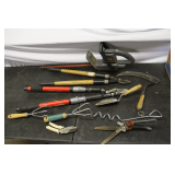 Craftsman 20 Inch Bushwacker, Pruners, Limb Trimmers, and Garden Tools