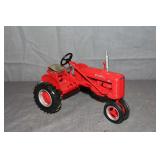ERTL International Harvester D