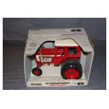 ERTL International Harvester 1468 Tractor