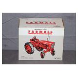 ERTL International Farmall 140 Farm Show Edition