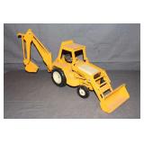 ERTL International Harvester Backhoe Loader