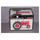International Harvester McCormick Farmall Super M 1/16 Scale Diecast Model Tractor