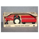 ERTL International Tractor with Wagon 1/32 Scale