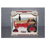ERTL Case International Farmall 1026 Hydro
