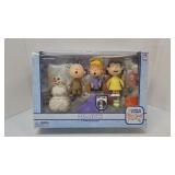 Peanuts Charlie Brown Christmas Figure Collection