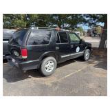 2001 Chevy Blazer LS, vin# 1GNDT13W81K263624, odometer reads 90,650, some hail and faded paint. See description for additional information.  Preview & pickup BOPU.