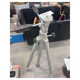 Heavy duty adjustable tripod