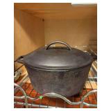 Lodge cast iron Dutch oven