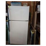 Amana Refrigerator/Freezer 32 x 30 x 65H