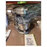 KitchenAid upright mixer w attachments 6qt 590W