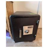 22x16x22H Sentry fire resistant safe