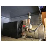 Hydraulic reservoir and pump set up