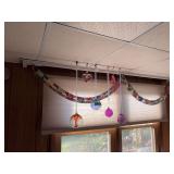 4 decorator glass balls, hearts and paper chain