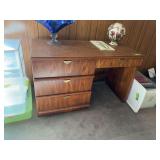 Stanley Furniture Co single pedestal desk 24D x 49L x 30H NO CONTENTS