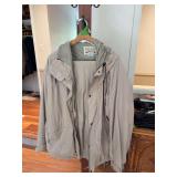 Cabelas rain suit Men’s size XL jacket and 2X pants