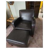 Arm chair w/ matching lift top ottoman