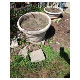 Four large plastic planters, CREAM color