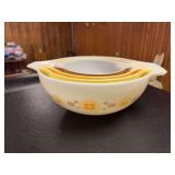 Nesting Cinderella Pyrex bowls 441, 442, 443, 444