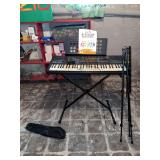 Yamaha keyboard PSR-215 keyboard w stand and an adjustable height easel You can paint while you make beautiful music!