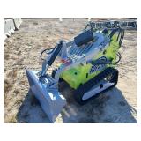 Mini Skid Steer Loader	LANDHERO		LDH-T460	 Mini Skid Steer Loader Lifting Capacity: 840 Lbs Engine Capacity: 23 HpEngine Displacement/Cvlinders : 739/2Motor Speed: 3600 RpmMax Torque: 2500 Rpm Cooling