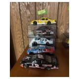 Five 1:24? scale die cast cars as shown