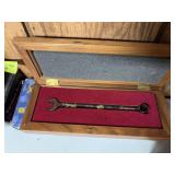 Snap-on signature series limited edition commemorative wrench with American walnut display case 1998 Daytona 500 winner