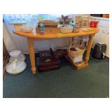 48x48 kitchen table w/  18” leaf and 5 chairs