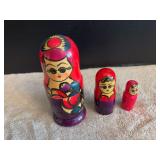 Unmarked nesting dolls