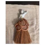 Porcelain hand broom