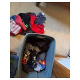 Tote full of boys clothes, some NWT includes Old Navy, Under Armour, Marvel, OshKosh, Carters and more