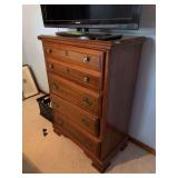 18D x 32L x 45H Bassett 4 drawer dresser, w a nightstand, lamp and candle