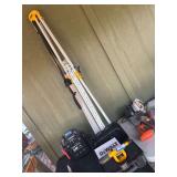 Dewalt DW090 builders level transit level and tripod, new with tags