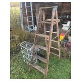 Wood step ladder two metal racks