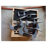 Micrometer set in wood storage box Micrometer set in wood storage box