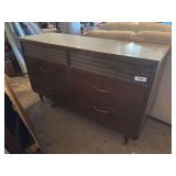 Bassett furniture company six drawer dresser with mirror Bassett furniture company six drawer dresser with mirror
