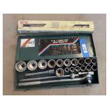 21 piece three-quarter inch square drive socket wrench set SAE and micrometer adjustable torque wrench