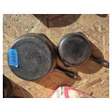 Two Griswold cast-ironiskillets number three and number six