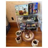 Small wire shelf and contents includes pitcher & basin, ceramic owls, Haeger planter, games, cassettes, 5pc sangria set, etc