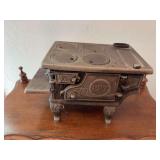 Pet cast iron mini cookstove 11" wide x 6.75" tall
