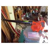 Black and Decker cordless leaf blower