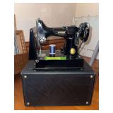 Singer Featherlight sewing machine w case