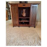 18 x 43 rolling bar w/ winerack and fold down wings NO CONTENTS!