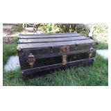 Flat-top trunk, 32"L x 18"D x 13"H, WITH KEY!