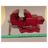 Sears Bench Vise 506.5181 #4 red with rotating base