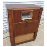 Vintage Console Radio Phonograph, either Philco or Zenith (can