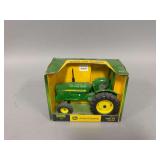 1:16 scale Ertl Model 950 tractor